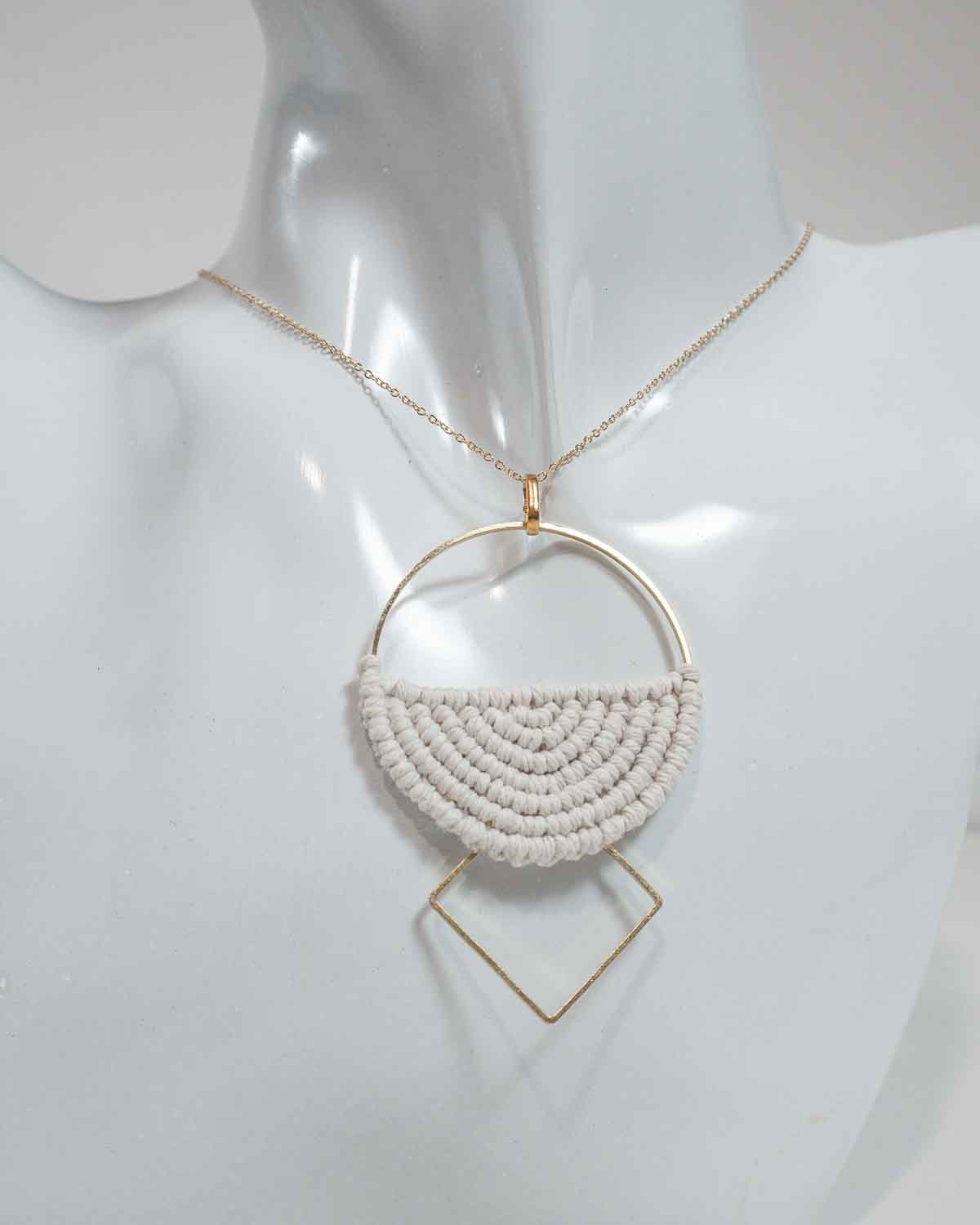 tuija macrame necklace